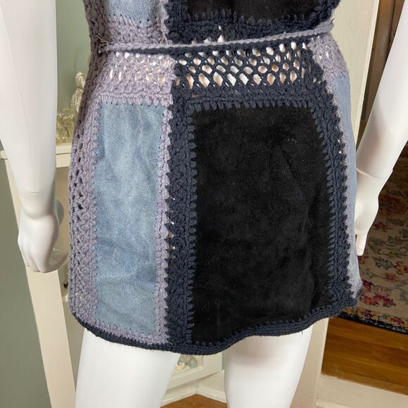 Vintage 70s Suede Leather Crochet M Patchwork Vest Gilet Rochelle California - Picture 13 of 15